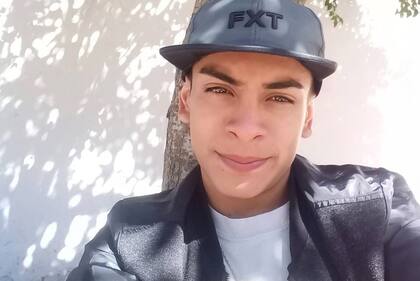 Agustín Barrios tenía 19 años; su familia dice que la Policía "miente" en la versión de los hechos de su muerte.