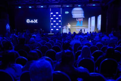 Agustín Bellido abriendo el evento de IBM AI Live. Crédito: IBM.