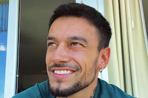 Agustín Bernasconi, el actor y cantante que conoció la fama en un reality musical, fue elegido por Cris Morena y Disney Channel, integró el dúo MYA y volvió a la actuación después de 8 años