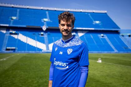 Agustín Bouzat confía el potencial de Vélez, aunque sabe que el choque con Recing será duro y que están ante dos semanas de mucha ansiedad