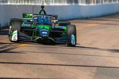 Agustín Canapino desanduvo las 100 vueltas de la carrera: el arrecifeño aprobó con éxito el primer examen en IndyCar