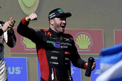 Agustín Canapino lidera el campeonato y es el principal favorito a ser campeón del TC