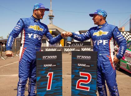 Agustín Canapino y Bernardo Llaver, los pilotos del equipo oficial Chevrolet de TC2000, que resultan rehenes de un conflicto gremial.
