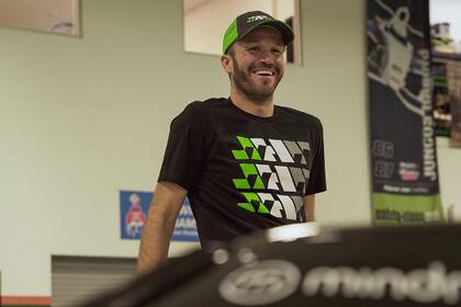 Agustín Canapino y un momento de distensión durante la preparación