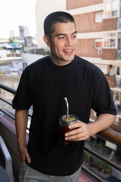 Agustín, en su departamento de Barrio Norte