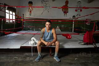 Con padres adictos, vivió un infierno, pero el boxeo siempre lo invitó a soñar