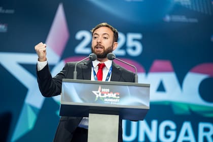 Agustín Laje, figura clave en la construcción de la batalla cultural libertaria, estará presente en el evento