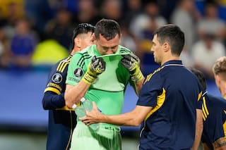 Marchesin se lesionó una rodilla, lloró y salió: la acción que parece de muy mal pronóstico para el arquero de Boca