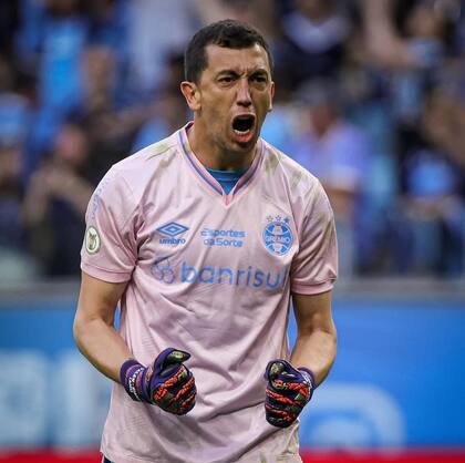 Agustín Marchesín viene desde Brasil para aportar su experiencia y jerarquía en el arco de Boca, y tiene muchas chances de debutar el domingo en la Bombonera.