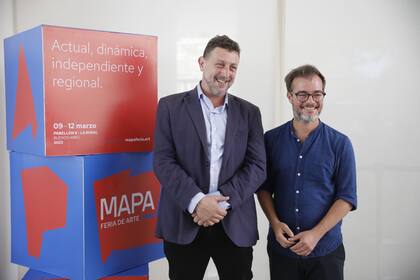 Agustín Montes de Oca, director de Mapa, con Enrique Avogadro, ministro de Cultura porteño, presente en la presentación de la feria a la prensa en Malba