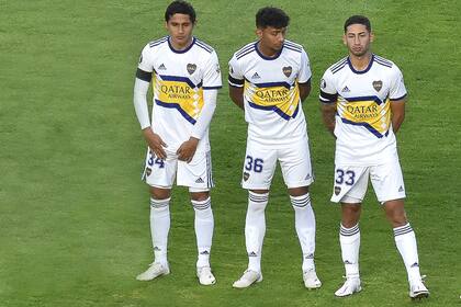 Agustín Obando, Cristian Medina y Alan Varela; hoy, de ellos no es titular ninguno