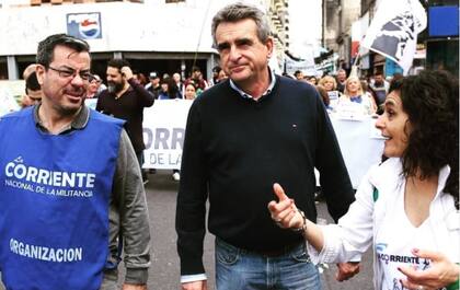 Agustín Rossi con el diputado Germán Martínez, actual presidente del bloque de diputados nacionales del Frente de Todos. Martínez responde políticamente a Rossi.