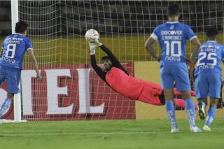 Sudamericana: Lanús cayó ante Católica en Ecuador, pero le alcanzó lo de la ida