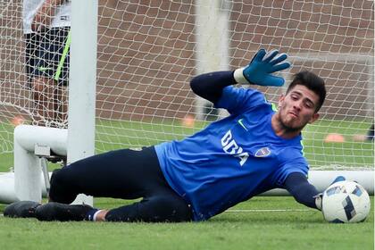 Agustín Rossi debe volver a Boca, pero no quiere ser suplente