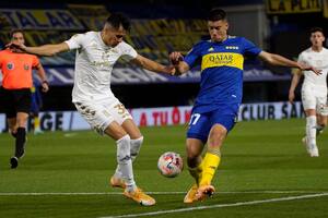 Agustín Sández, lateral izquierdo de Boca con buenas presentaciones en el Torneo 2021