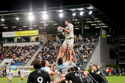 Agustín Sarelli, en lo alto del line