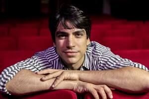 Agustín Sullivan: la vuelta al teatro y pasar de Sandro a Carlos Menem Jr. para la pantalla