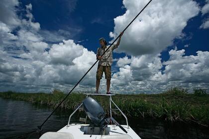 Agustín trabaja asimismo con los lodge de pesca.