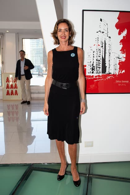 Agustina Ayllón, con un vestido de Ramírez. Llegó junto a su pareja, Agustín Freixas, padre de la artista Sofía Freixas