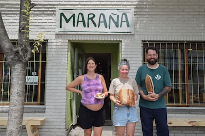 Agustina Bacciadone, Felisa Michelet y Maximiliano Gillone, creadores de Maraña