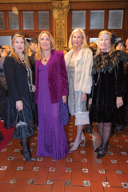 Agustina Blaquier, Verónica Zoani,
Erica Roberts y María Taquini.