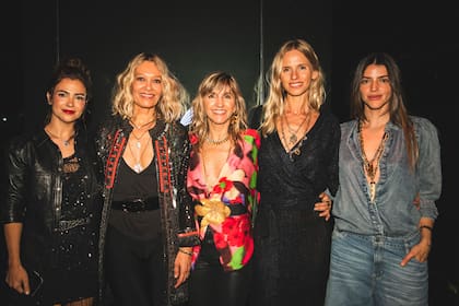 Agustina Cherri, Sol Acuña, Josefina Helguera, Carola del Bianco y Calu Rivero