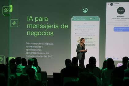Agustina Fainguersch en la charla de WhatsApp Business
