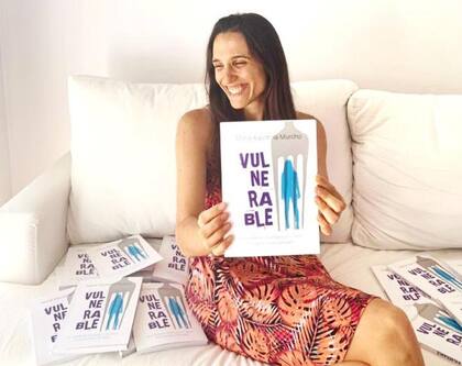 Agustina, que es nutricionista, escribió su tercer libro Vulnerable donde cuenta en primera persona su relación con los trastornos alimentarios.
