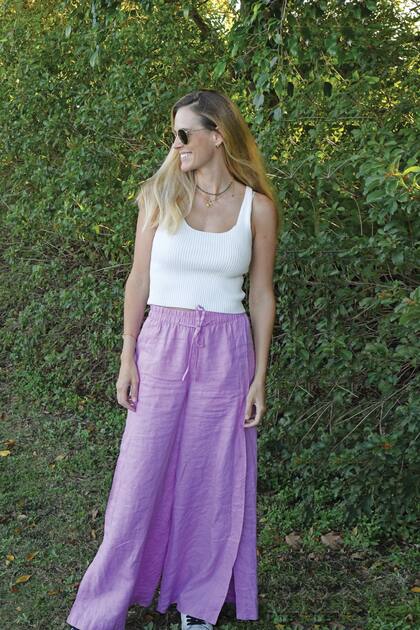 Agustina
Wernicke se animó
a posar para su
cuñada, Ángeles
Pedreira, con un
colgante de Clara
Forno.