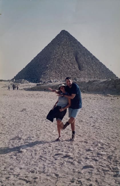 Agustina y Esteban en Egipto, durante uno de sus primeros viajes.