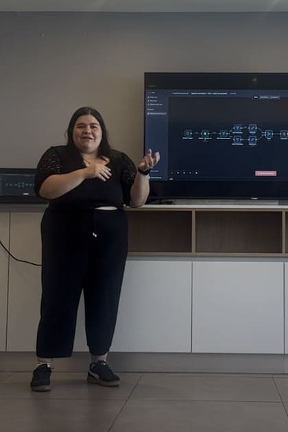 Ahora Micaela se dedica a ser el puente entre las empresas y los equipos técnicos que tienen que lanzar online sus campañas