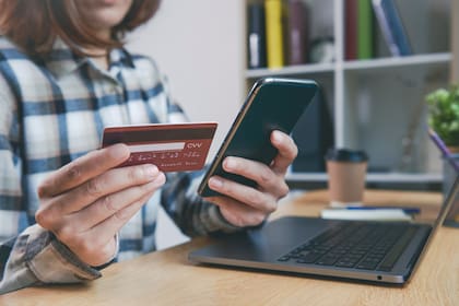 Ahora también se podrán recibir dólares a través de una transferencia bancaria