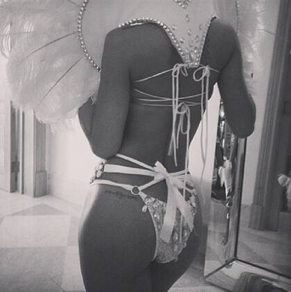 Ahora, una foto con su look visto de atrás.