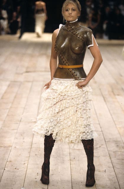 Aimee Mullins para Alexander McQueen