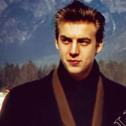 Aimone de Saboya Aosta de joven, creció como presunto heredero al trono de Italia