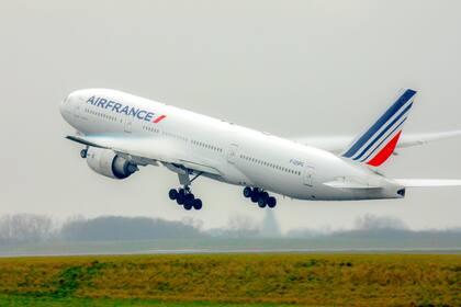 Air France-KLM retomará los vuelos de manera escalonada a partir de septiembre y ofrece pasajes a Madrid desde 655 dólares