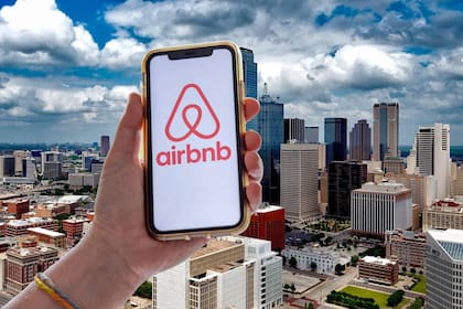 Airbnb aseguró que menos del 0,1% de las reservas en California registran incidentes relacionados con fiestas