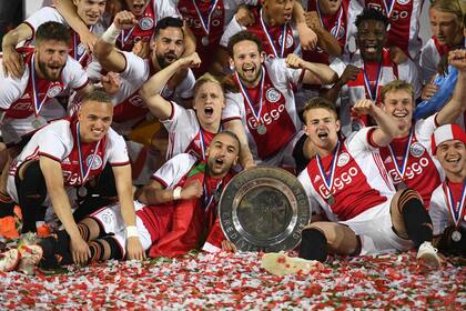 Ajax celebra la obtención de la liga de Holanda.