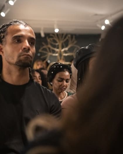 Akala, entre el público, durante la presentación del disco de Mustafa en Atelier Jolie