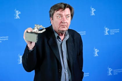 Aki Kaurismäki, al recibir un Oso de Plata en el Festival de Berlín, en 2017