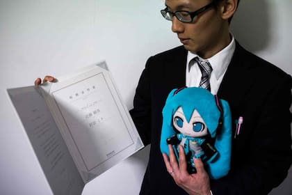 Akihiko Kondo celebró un casamiento con la artista virtual Hatsune Miku, una ceremonia que le costó 18 mil dólares