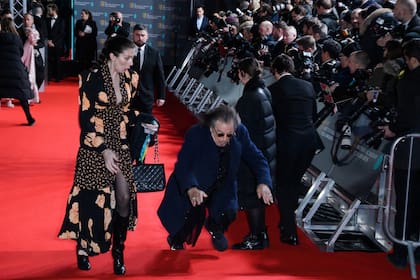 Al Pacino se cayó en la alfombra roja de los premios BAFTA