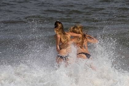 Al agua...las temperaturas de enero fueron aliadas para disfrutar del mar