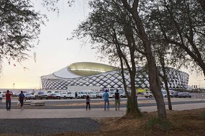 El Estadio Hazza bin Zayed, de lejos