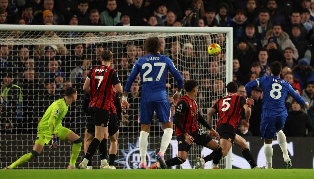 O “Chelsea” empatou com quatro gols em 27 minutos: a joia de Enzo e… dois de lateral.