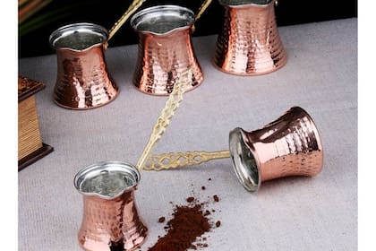 Al delivery y take away del restaurant Armenia ahora se sumó la posibilidad de hacer su tradicional café en casa