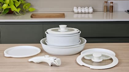 Al desmontar el mango, las piezas se pueden apilar para ahorrar espacio de guardado