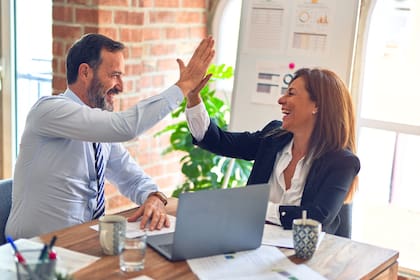 Al emprender con un socio, es necesario tener contratos y estatutos consensuados