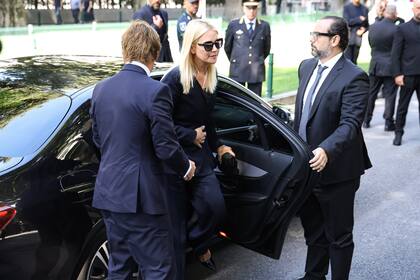 Al enterarse de la triste noticia, Valeria Mazza decidió volar a Milán para darle el último adiós a su amigo