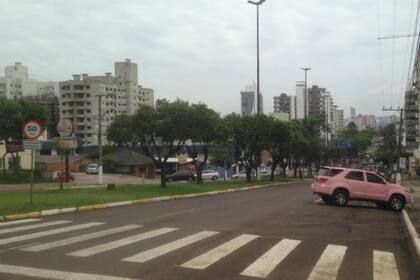 Al estar la ciudad en un morro, las calles suben y bajan